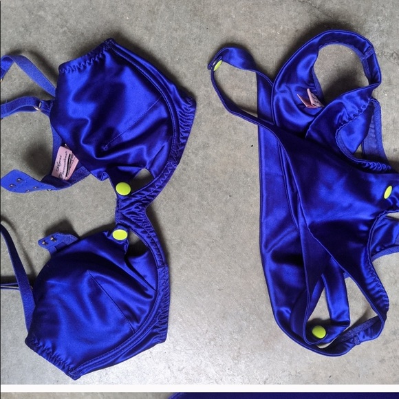 Agent Provocateur rare purple Janet ouvert set - Picture 9 of 11